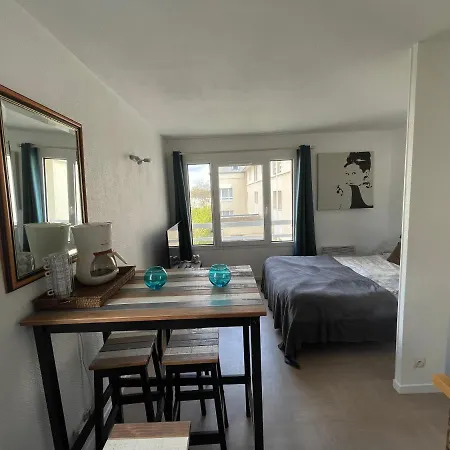 Adara, Proche Campus 2 Διαμέρισμα *